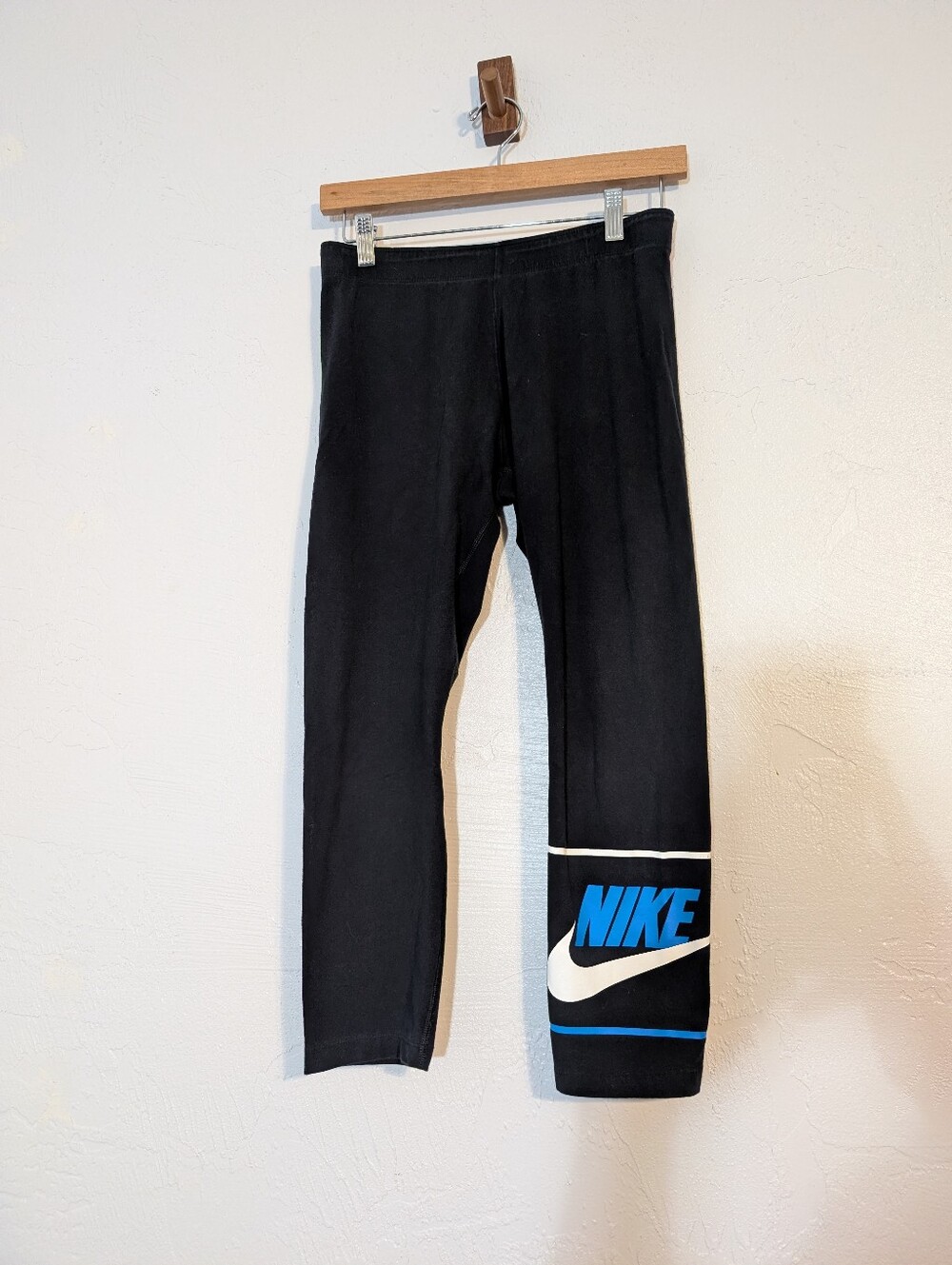 Nike Cotton Workout Capri Leggings Stretchy Comfortable Athletic Athleisure